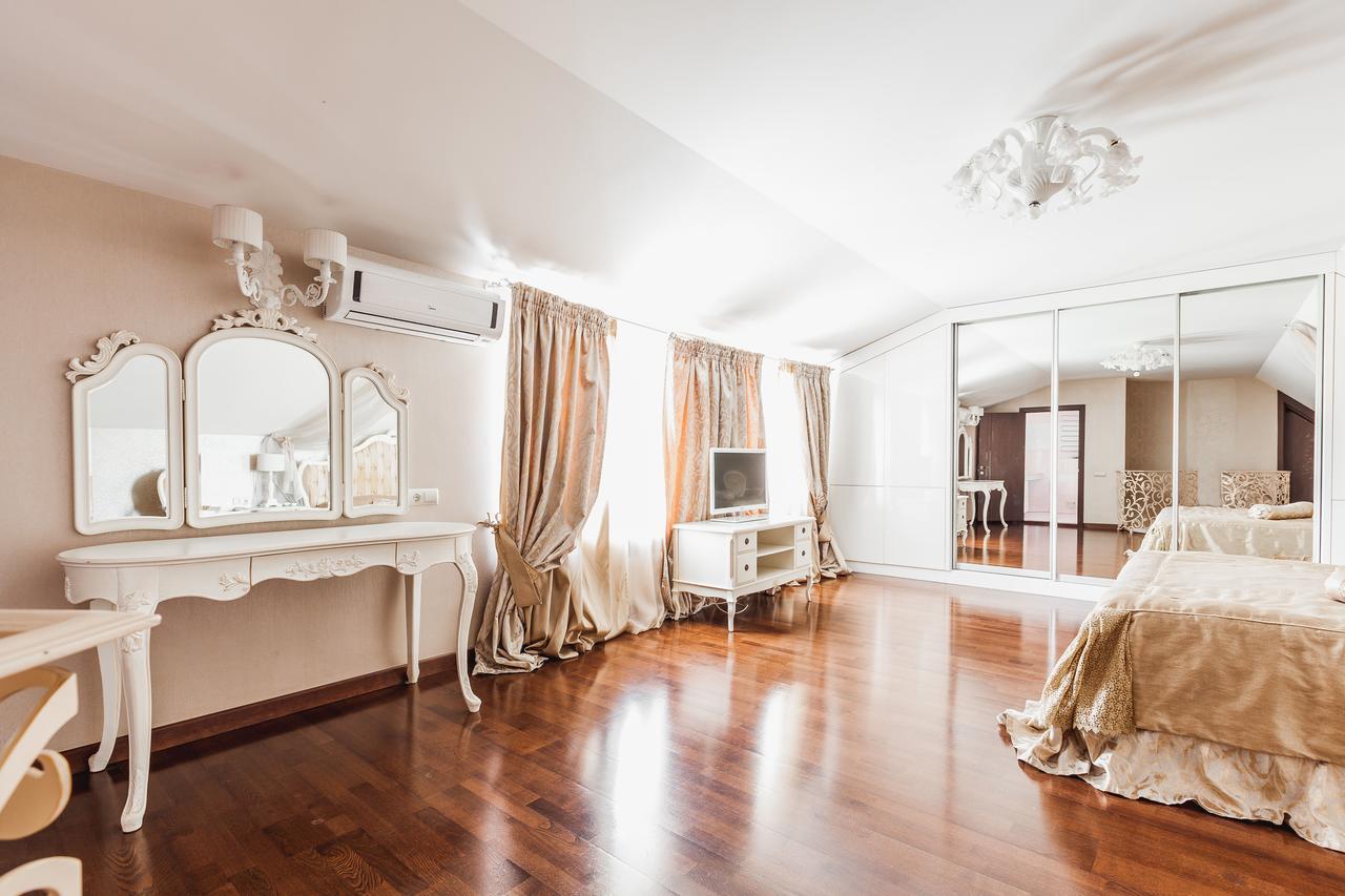 Two-Level Apartment Odessa Buitenkant foto