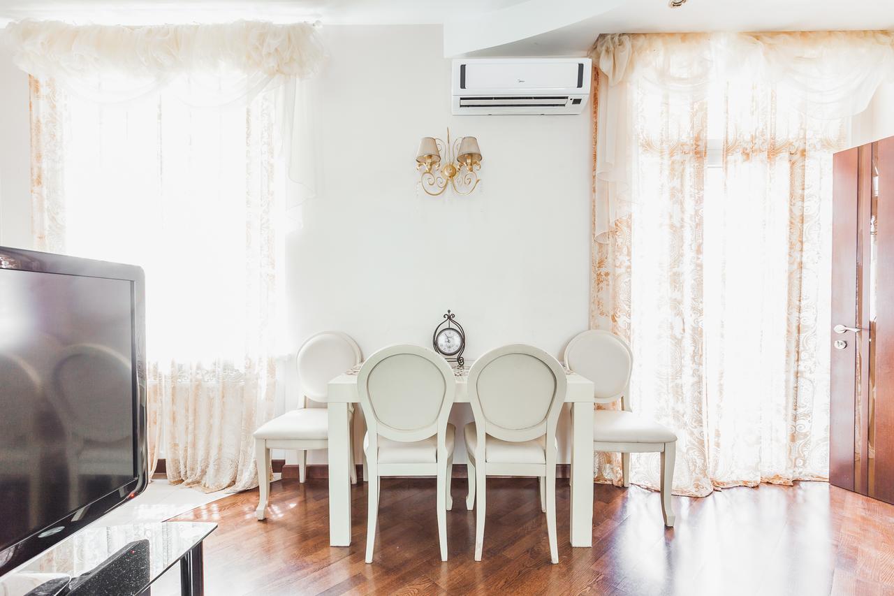 Two-Level Apartment Odessa Buitenkant foto