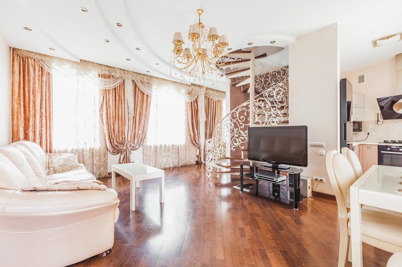 Two-Level Apartment Odessa Buitenkant foto